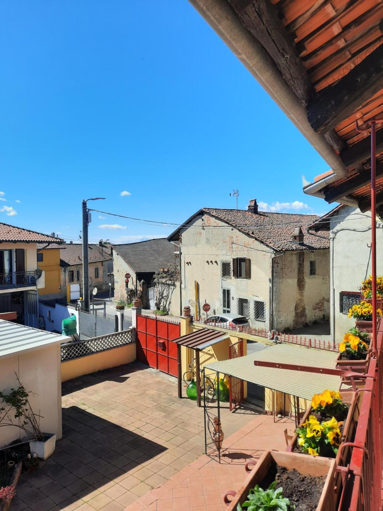 B&B La Casa Gialla Di Luca Mazzè Exteriör bild
