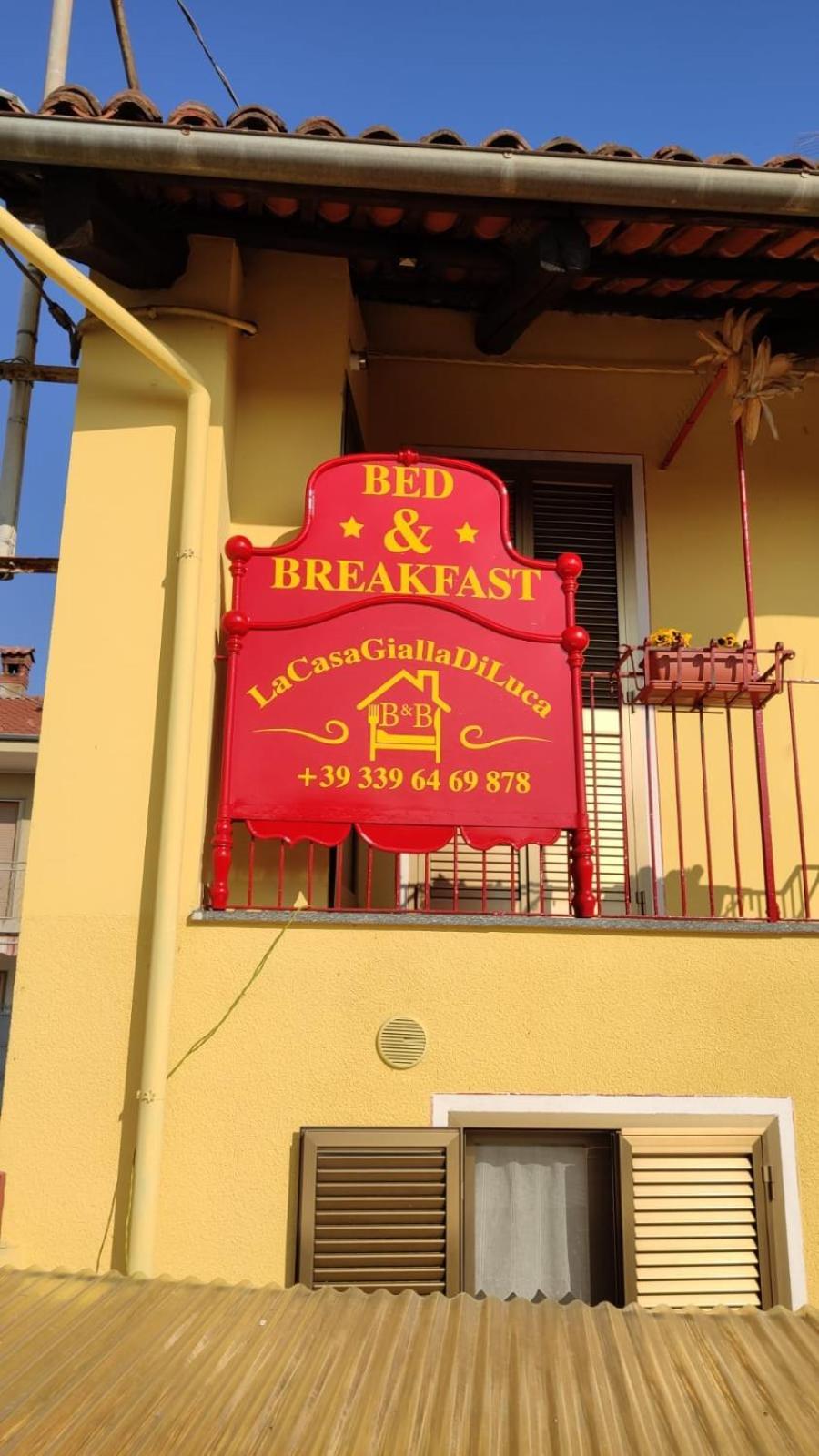 B&B La Casa Gialla Di Luca Mazzè Exteriör bild