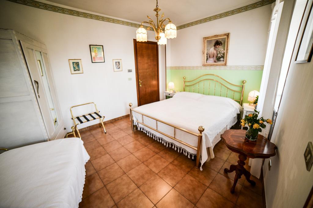 B&B La Casa Gialla Di Luca Mazzè Exteriör bild