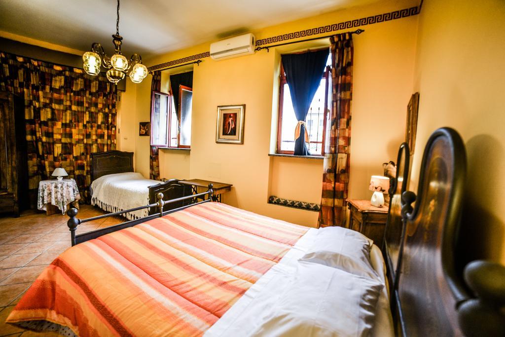 B&B La Casa Gialla Di Luca Mazzè Exteriör bild