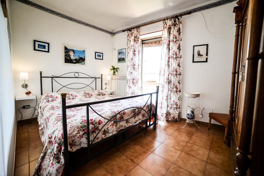 B&B La Casa Gialla Di Luca Mazzè Exteriör bild