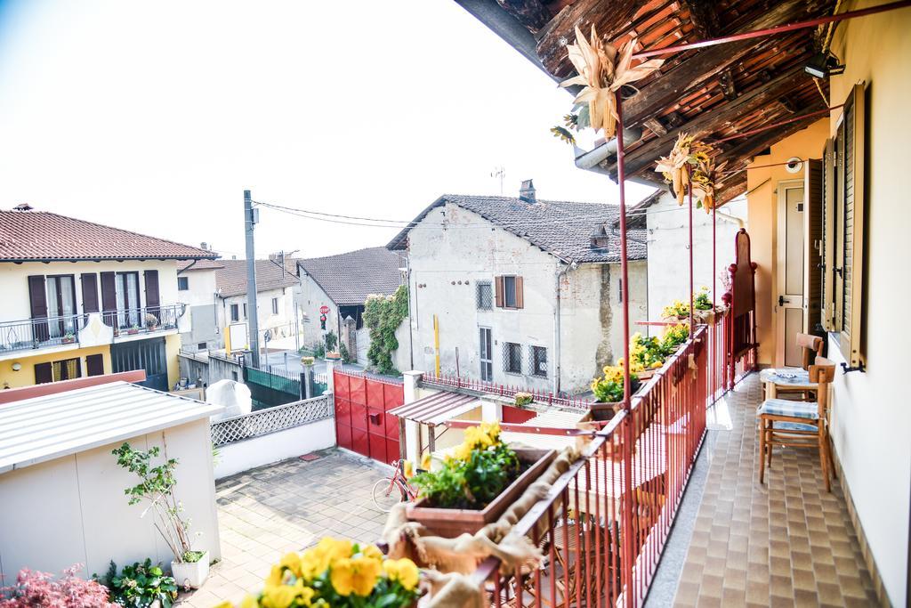 B&B La Casa Gialla Di Luca Mazzè Exteriör bild